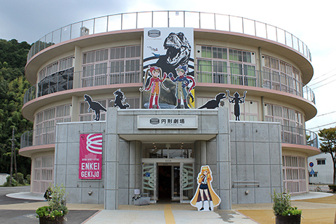 白壁土蔵群・赤瓦